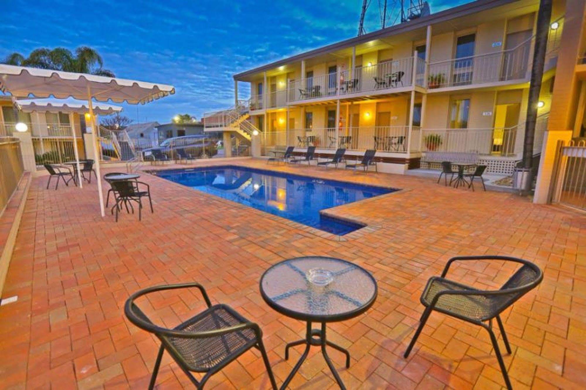 Commodore Mildura Motel Extérieur photo